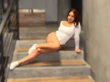 Imlive Sex Cam of LaraHarvey