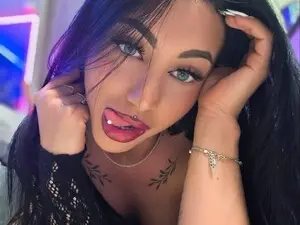 Myfreecams Watch Live Sex Cams of HAZZELL