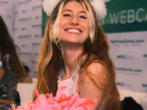 Myfreecams Sex Chat of SweetMango