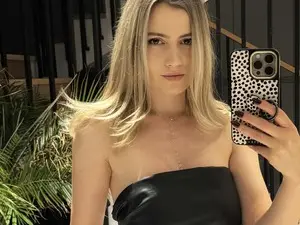 Myfreecams Adult Video Chat of HappyEndings_