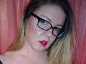 Myfreecams Live Sex Cam of LovelyOljga