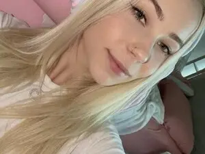 Myfreecams Live Sex of Snowkitty