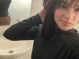Myfreecams Nude Webcam of Bella_Rouse9