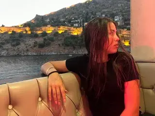 Streamate Free Porn Cam of Millie_Mose21