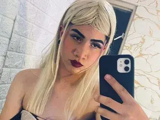Streamate Free Live Porn of Harper_Nixx