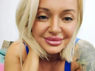 Streamate Live Sex Cam of BustyEmaXX
