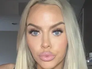 Streamate Live Sex Cam of GoddessBuffBarbie
