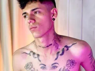 Streamate Watch Live Sex Cams of tommy_valverde
