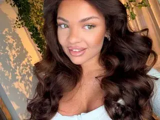 Streamate Watch Live Sex Cams of TheMaddisonShow