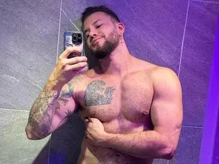 Streamate Sex Cam of Delessandro_woorld