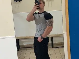 Streamate Live Sex of Athleticman56