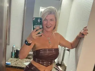 Streamate Nude Webcam of Prettypetunia52