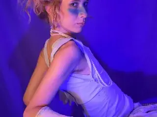 Streamate Free Live Porn of vivienne_hadid