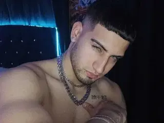 Streamate Adult Webcam of GiomarReyesX