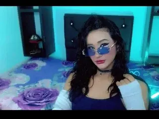 Streamate Nude Webcam of kinverlysexyxx