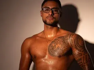 Streamate Adult Webcams of Liam_Garcia
