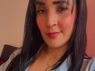 Streamate Live Sex Cam of MILAHOT23