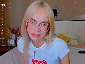 Stripchat Watch Live Sex Cams of bellatip