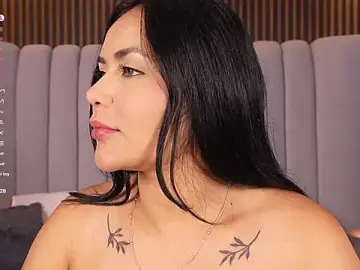 Stripchat Nude Webcam of emperatriz_reyes