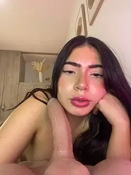 Stripchat Adult Webcam of Mia_222