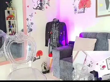 Stripchat Sex Cam of Zully_Green