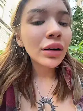 Stripchat Free Live Porn of FlashTitsRoyal