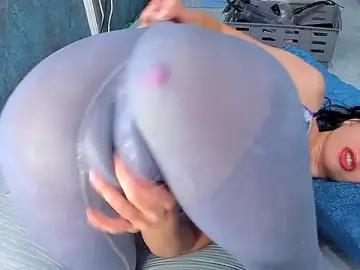 Stripchat Free Porn Cam of RedAssHottie
