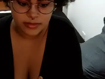 Stripchat Adult Webcams of Lolacurly69