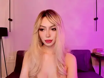 Stripchat Live Sex Cam of bellemoon_