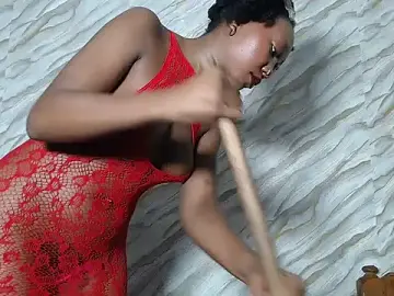 Stripchat Sex Cam of SpicyMackenzie22