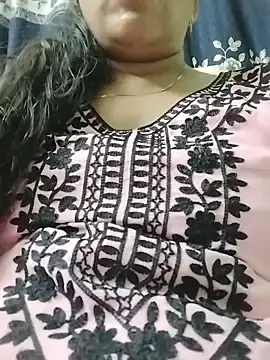 Stripchat Sex Cam of Monika_telugu_queen
