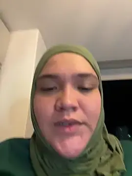 Stripchat Nude Webcam of sweetmuslim01