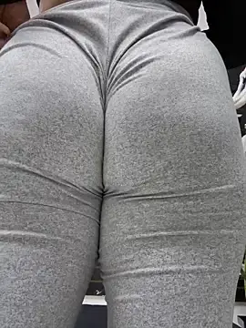 Stripchat Live Sex Cam of kim_monti