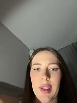 Stripchat Sex Cam of -SweetDi-
