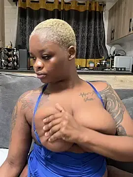 Stripchat Watch Live Sex Cams of SexxyLunar