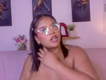Stripchat Free Live Porn of nairagold_