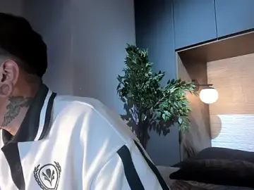 Stripchat Live Sex Cam of Valentino_Knox