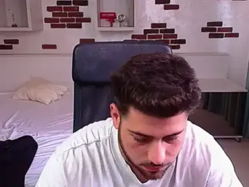 Stripchat Sex Cam of DaxGreer