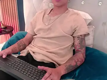 Stripchat Sex Cam of Aiden_Rivers_