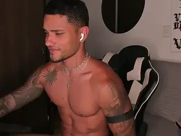 Stripchat Live Sex Cam of Alessandro_Vanni