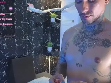 Stripchat Live Sex Cam of MR_EITHAN