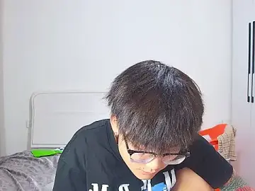 Stripchat Live Sex Cam of KK-cuteboy