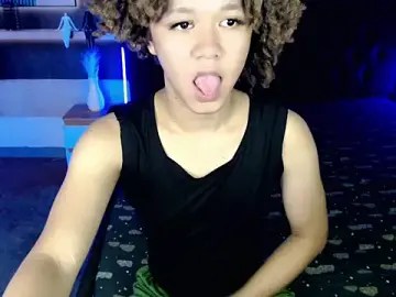 Stripchat Live Sex of YOURFAVDOLLYXXX_