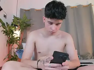 Stripchat Sex Cam of mrhot_night