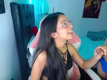 Stripchat Live Sex Cam of jessi_and_boy