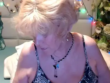 Stripchat Nude Webcam of HappyWomanOn