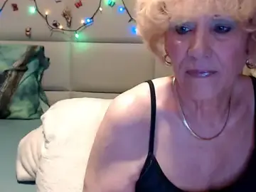 Stripchat Nude Webcam of HappyWomanOn