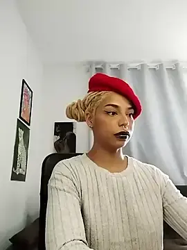 Stripchat Sex Cam of Helenoir