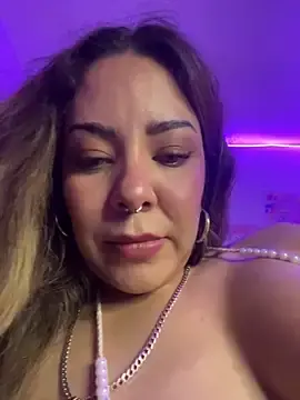 Stripchat Live Sex Cam of LilEuphoria