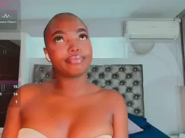 Stripchat Live Sex Cam of KeniagoldenX
